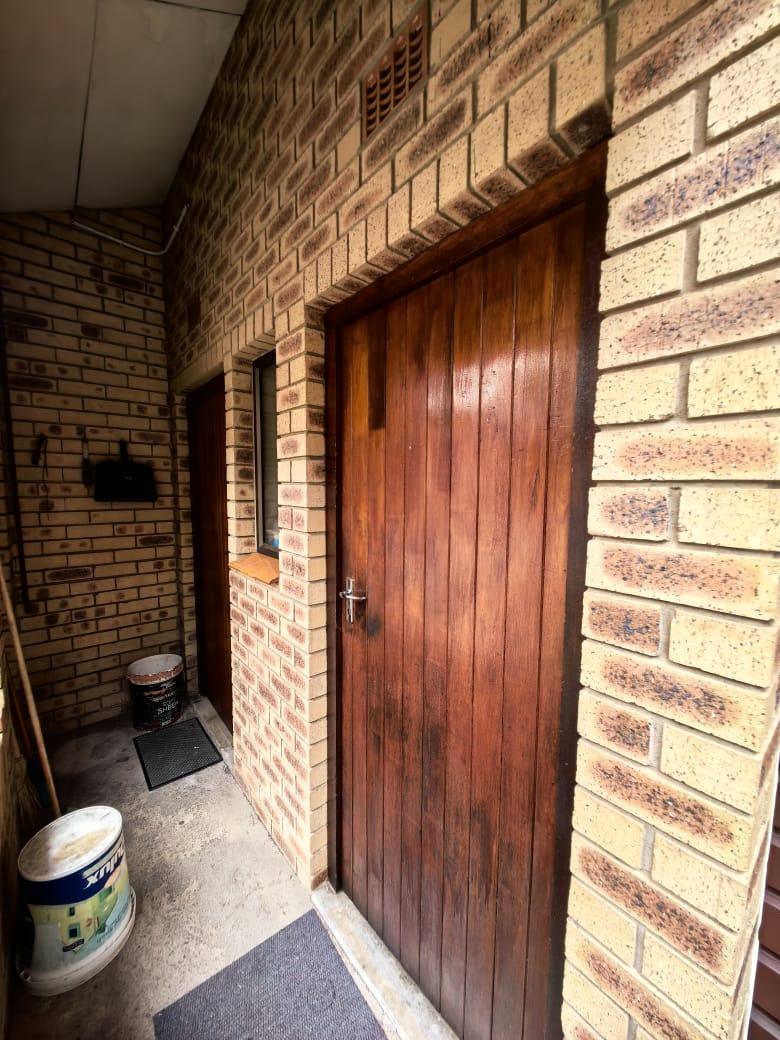 5 Bedroom Property for Sale in Reservoir Hills KwaZulu-Natal