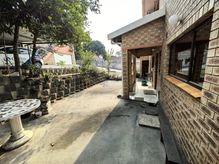 5 Bedroom Property for Sale in Reservoir Hills KwaZulu-Natal