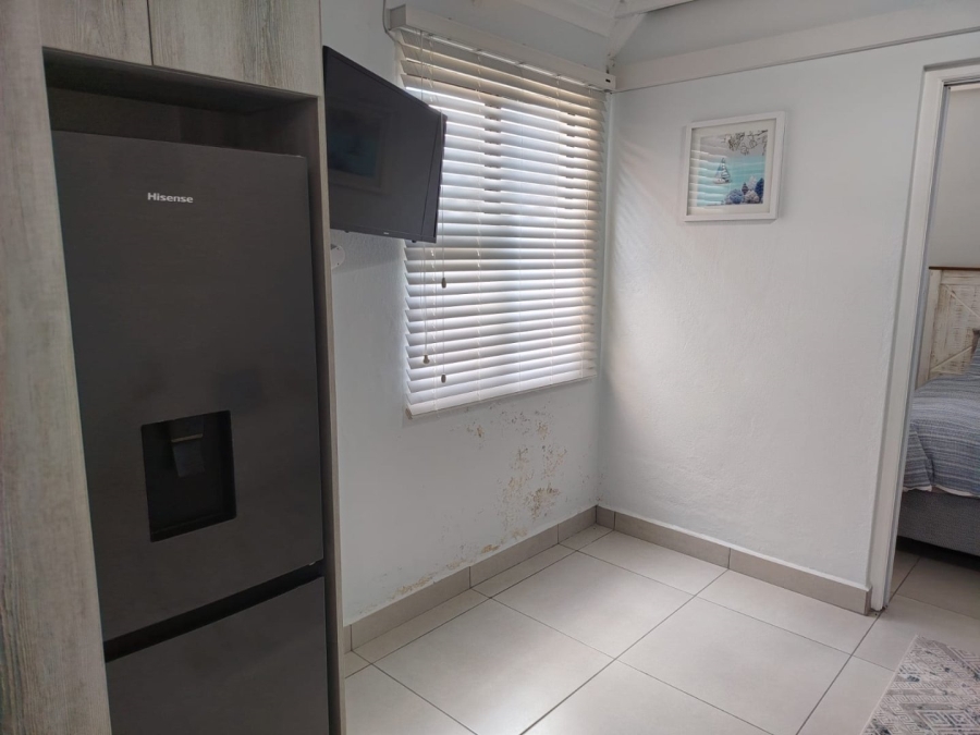 1 Bedroom Property for Sale in Uvongo Beach KwaZulu-Natal