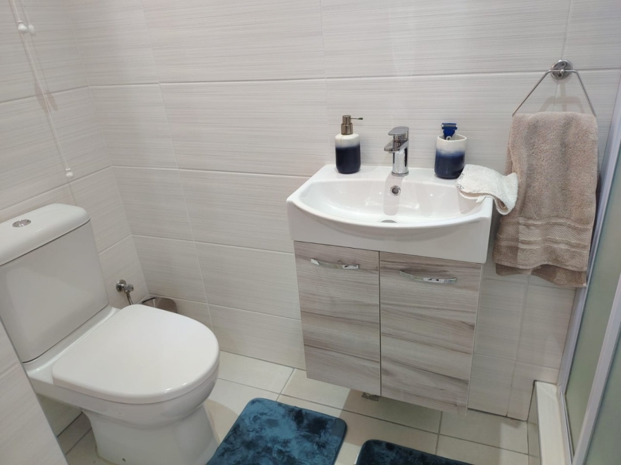 1 Bedroom Property for Sale in Uvongo Beach KwaZulu-Natal