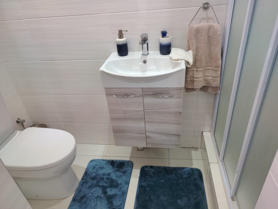 1 Bedroom Property for Sale in Uvongo Beach KwaZulu-Natal