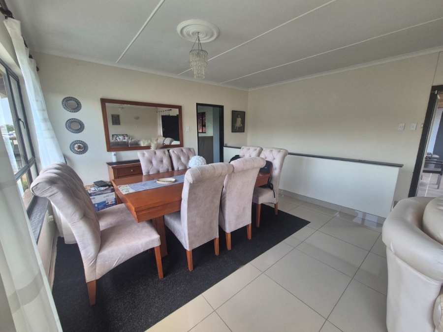 4 Bedroom Property for Sale in Ocean View KwaZulu-Natal