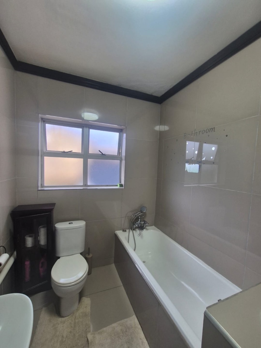 4 Bedroom Property for Sale in Ocean View KwaZulu-Natal