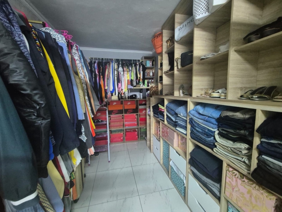 4 Bedroom Property for Sale in Ocean View KwaZulu-Natal