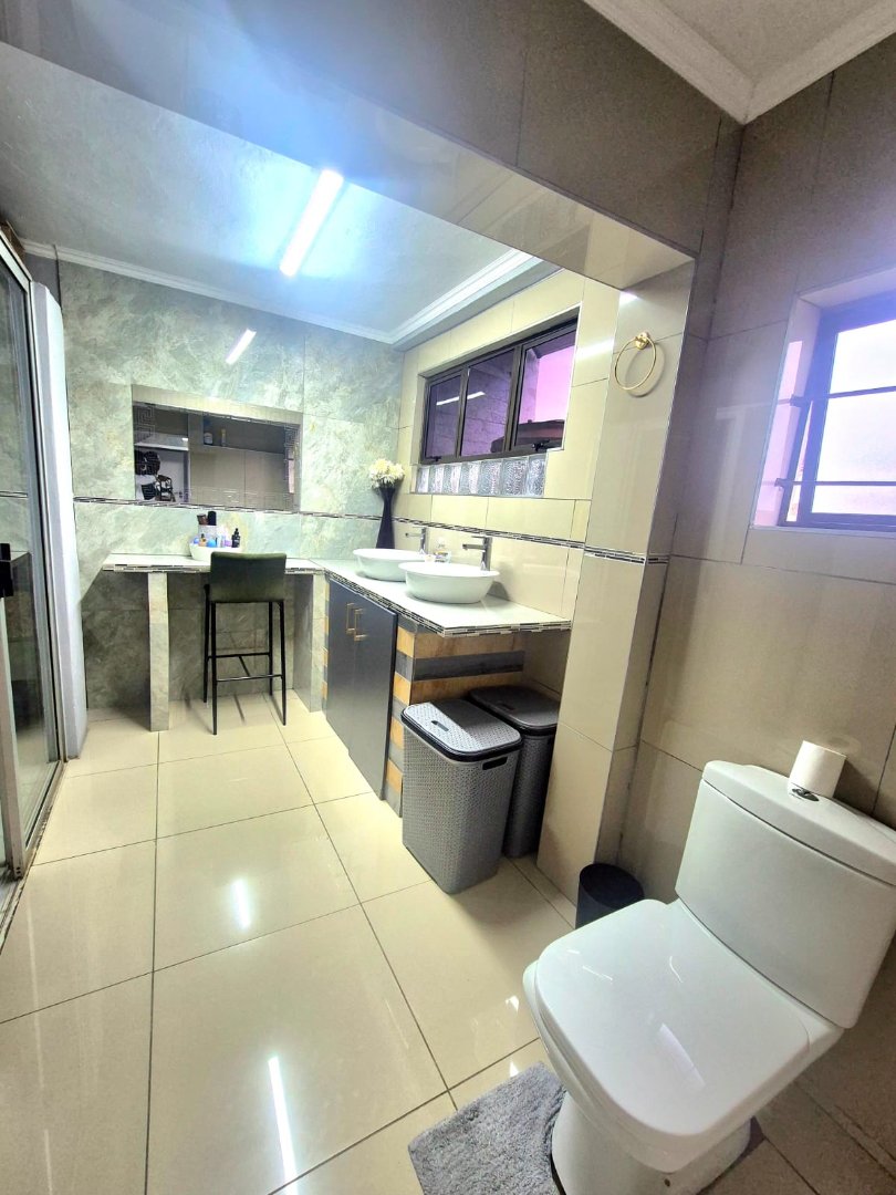 4 Bedroom Property for Sale in Ocean View KwaZulu-Natal