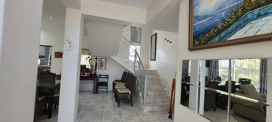 9 Bedroom Property for Sale in Oslo Beach KwaZulu-Natal