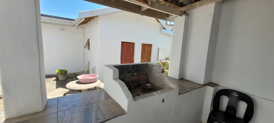 9 Bedroom Property for Sale in Oslo Beach KwaZulu-Natal