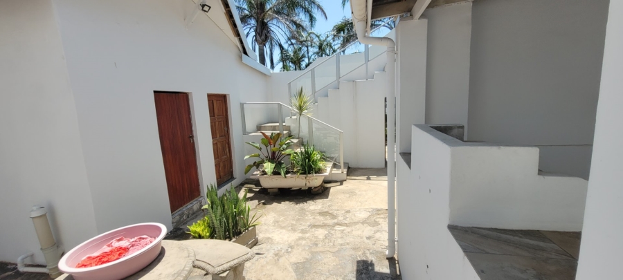 9 Bedroom Property for Sale in Oslo Beach KwaZulu-Natal
