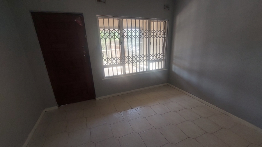 To Let 6 Bedroom Property for Rent in Merebank East KwaZulu-Natal