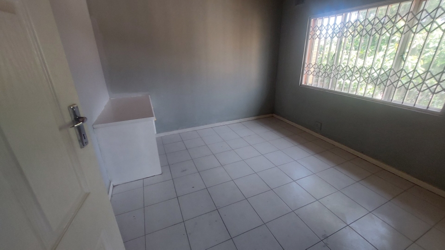 To Let 6 Bedroom Property for Rent in Merebank East KwaZulu-Natal