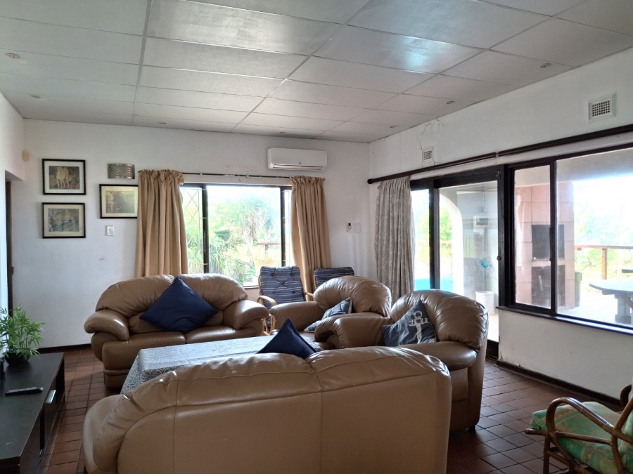 5 Bedroom Property for Sale in Black Rock KwaZulu-Natal