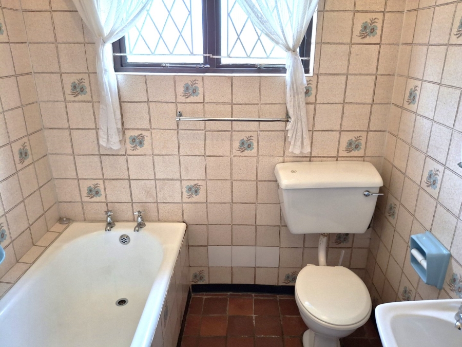 5 Bedroom Property for Sale in Black Rock KwaZulu-Natal