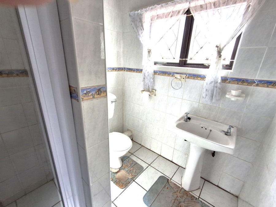 5 Bedroom Property for Sale in Black Rock KwaZulu-Natal