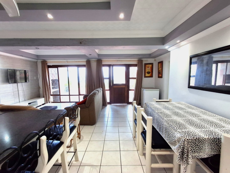 5 Bedroom Property for Sale in Black Rock KwaZulu-Natal