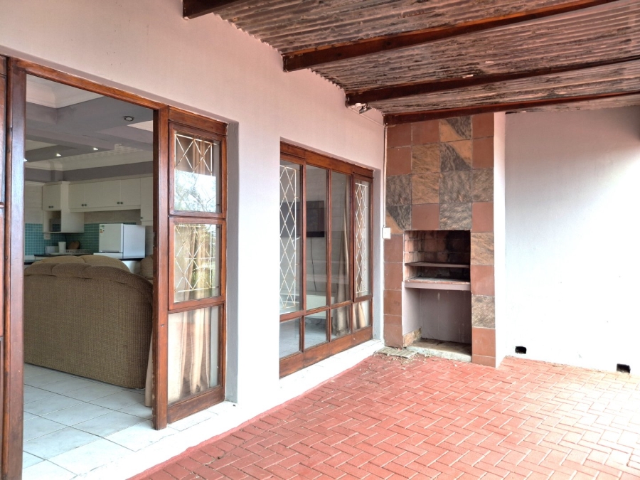 5 Bedroom Property for Sale in Black Rock KwaZulu-Natal