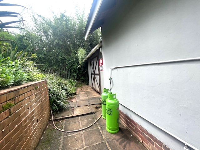 7 Bedroom Property for Sale in Worlds View KwaZulu-Natal