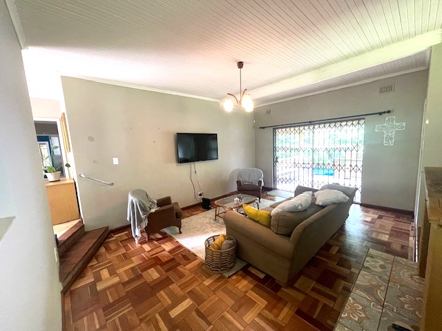 7 Bedroom Property for Sale in Worlds View KwaZulu-Natal