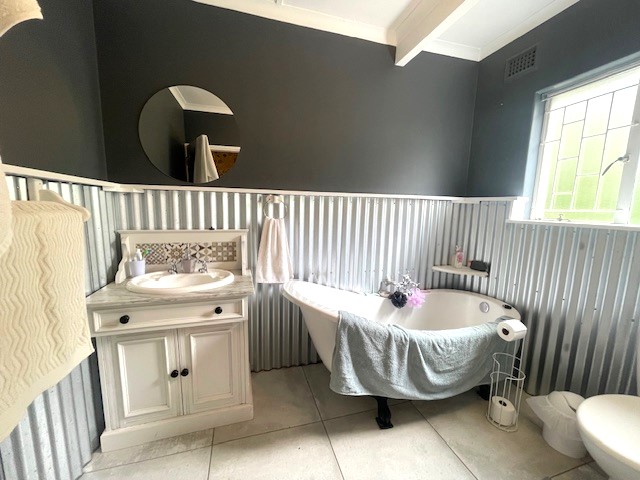 7 Bedroom Property for Sale in Worlds View KwaZulu-Natal