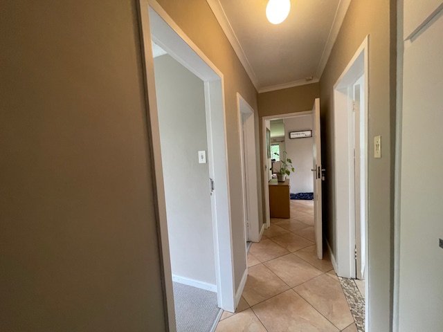 7 Bedroom Property for Sale in Worlds View KwaZulu-Natal