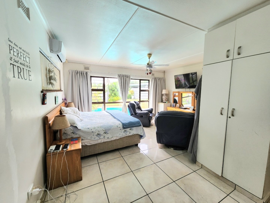 4 Bedroom Property for Sale in Athlone Park KwaZulu-Natal