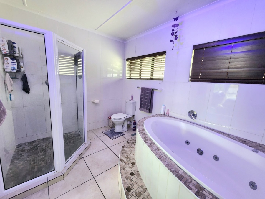 4 Bedroom Property for Sale in Athlone Park KwaZulu-Natal