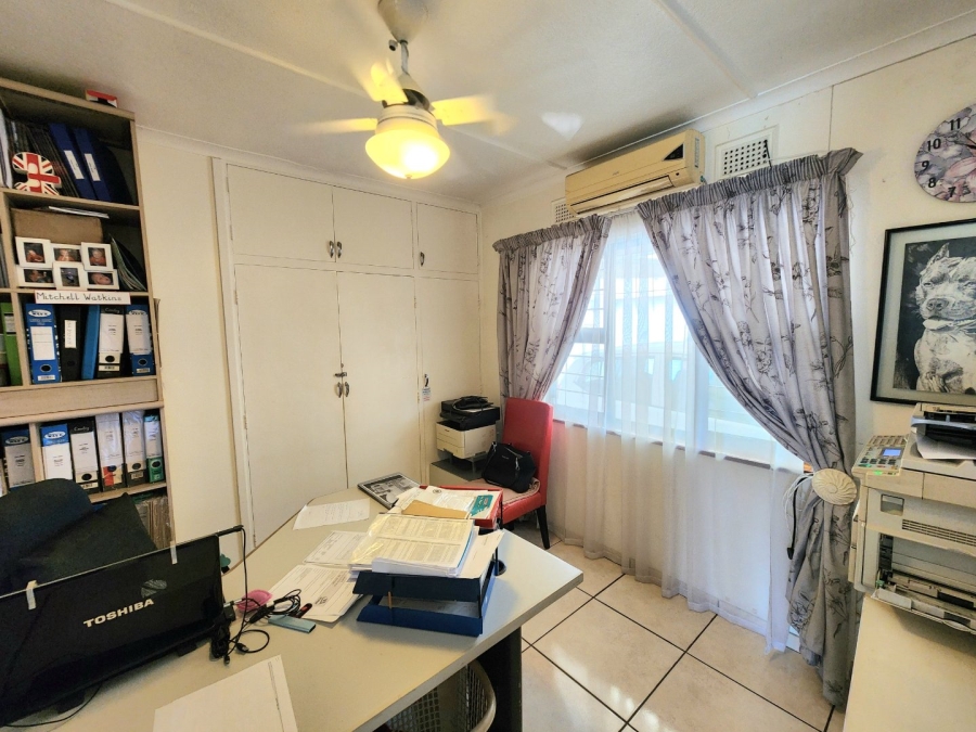 4 Bedroom Property for Sale in Athlone Park KwaZulu-Natal