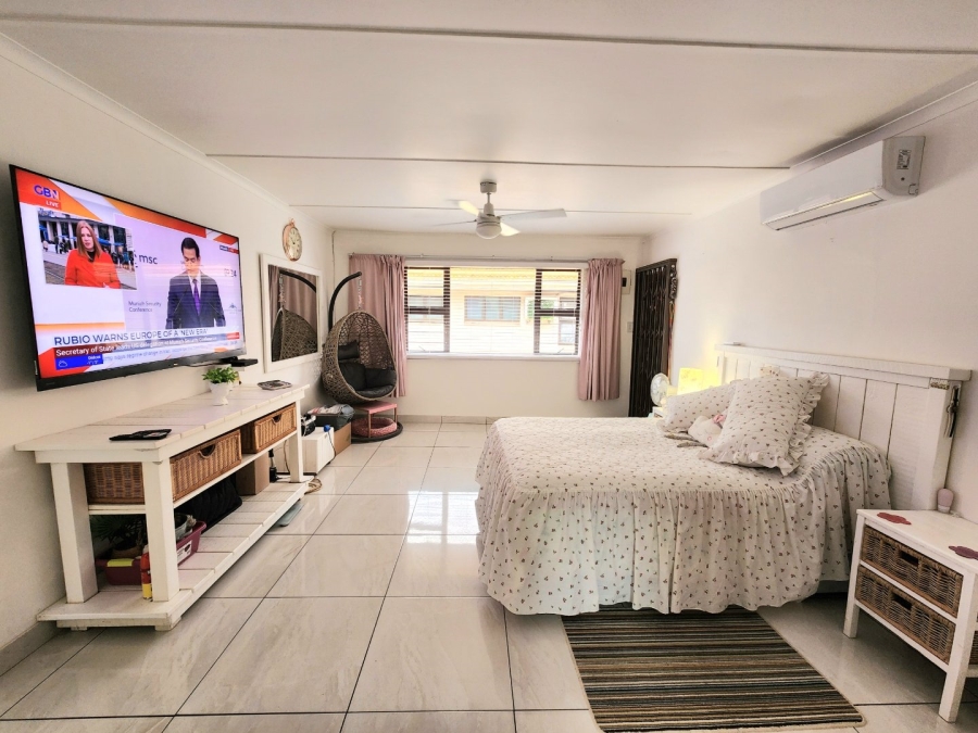 4 Bedroom Property for Sale in Athlone Park KwaZulu-Natal