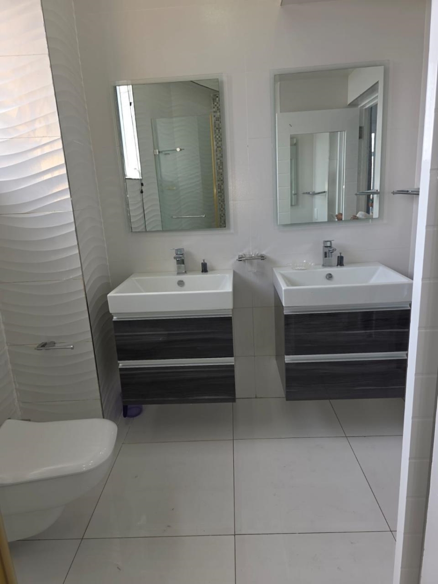 To Let 3 Bedroom Property for Rent in South Beach KwaZulu-Natal