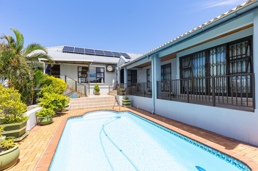 5 Bedroom Property for Sale in Manaba Beach KwaZulu-Natal