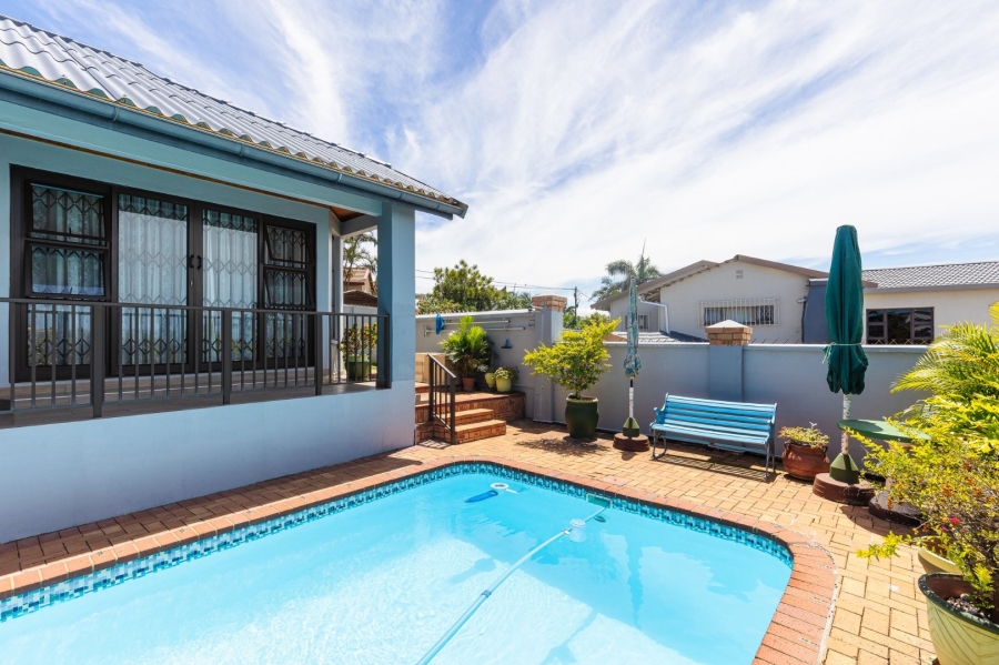 5 Bedroom Property for Sale in Manaba Beach KwaZulu-Natal