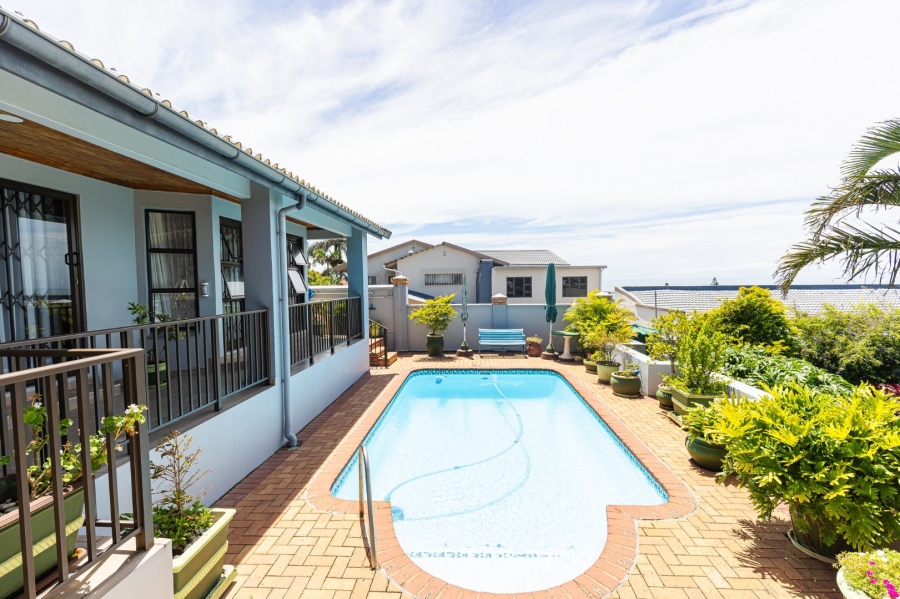 5 Bedroom Property for Sale in Manaba Beach KwaZulu-Natal