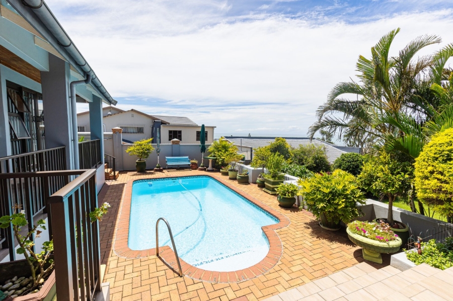 5 Bedroom Property for Sale in Manaba Beach KwaZulu-Natal