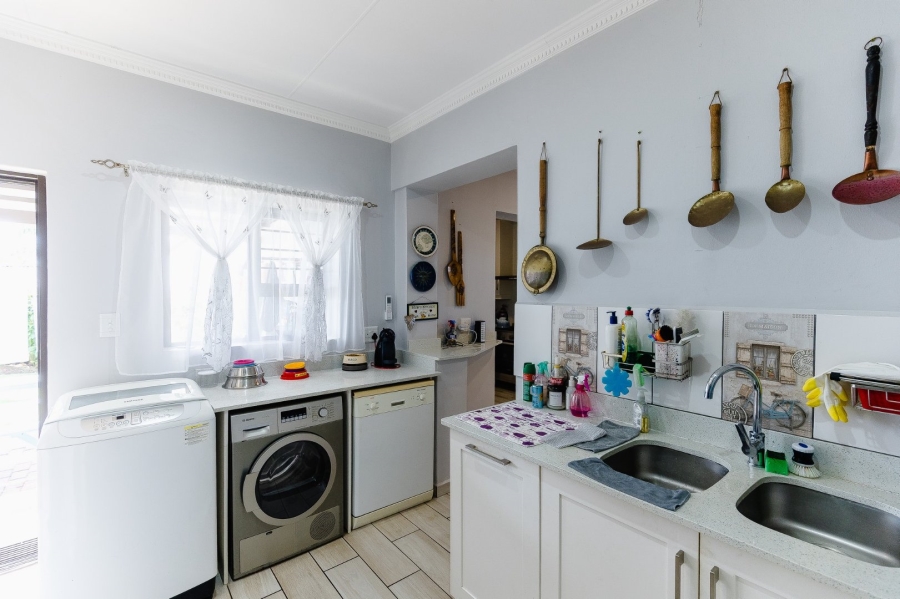 5 Bedroom Property for Sale in Manaba Beach KwaZulu-Natal