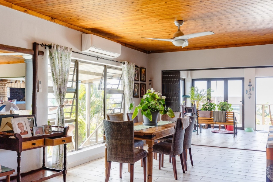 5 Bedroom Property for Sale in Manaba Beach KwaZulu-Natal