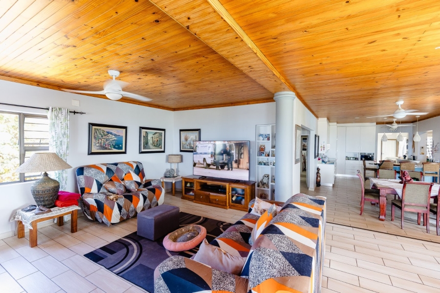 5 Bedroom Property for Sale in Manaba Beach KwaZulu-Natal