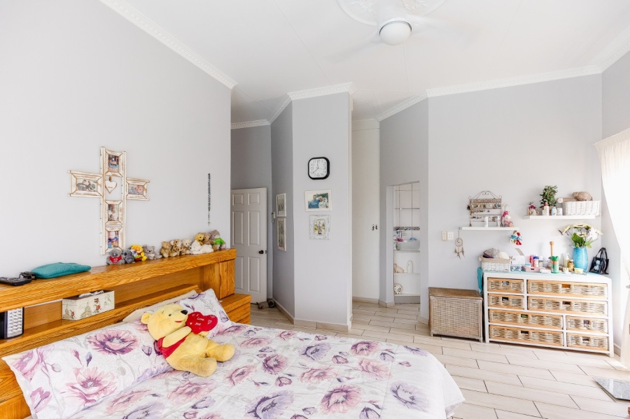 5 Bedroom Property for Sale in Manaba Beach KwaZulu-Natal