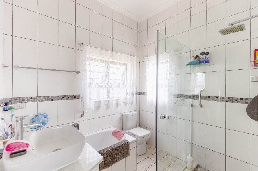 5 Bedroom Property for Sale in Manaba Beach KwaZulu-Natal