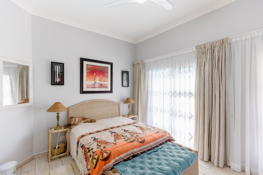 5 Bedroom Property for Sale in Manaba Beach KwaZulu-Natal