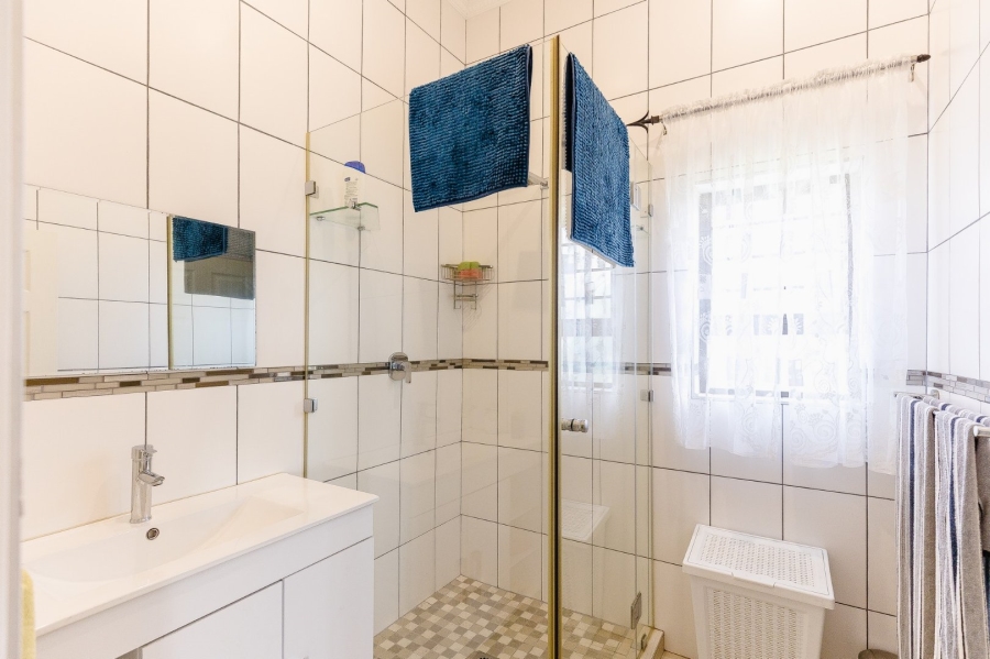 5 Bedroom Property for Sale in Manaba Beach KwaZulu-Natal