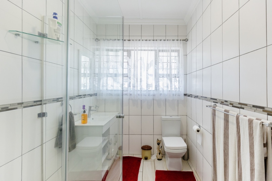 5 Bedroom Property for Sale in Manaba Beach KwaZulu-Natal