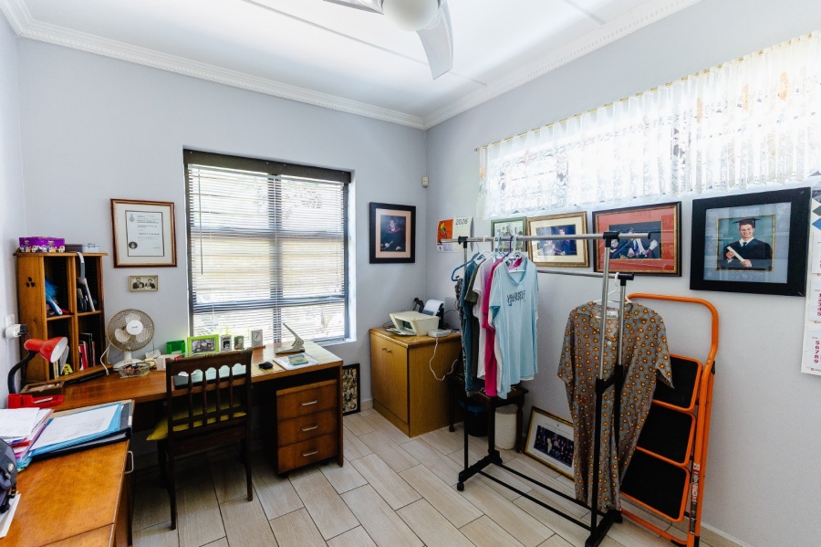 5 Bedroom Property for Sale in Manaba Beach KwaZulu-Natal