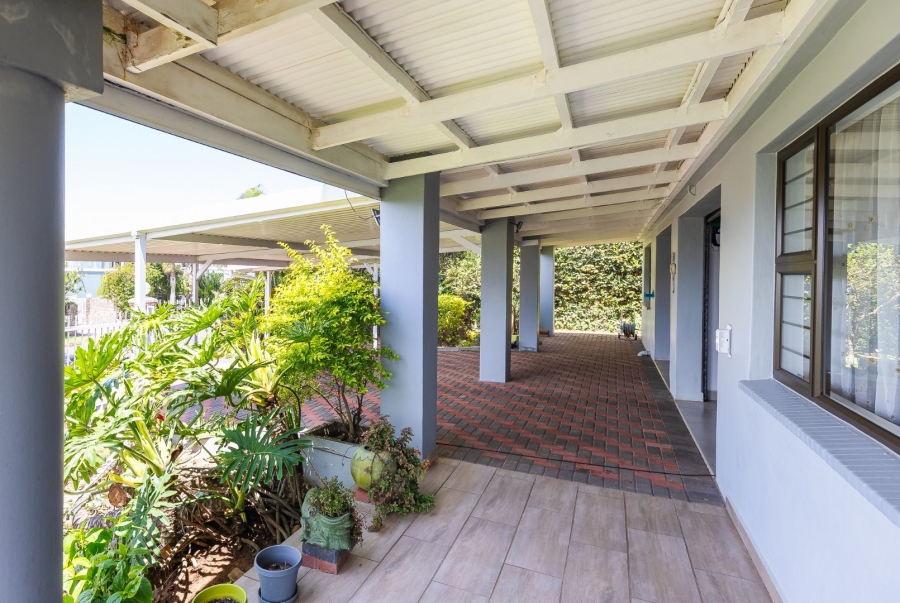 5 Bedroom Property for Sale in Manaba Beach KwaZulu-Natal