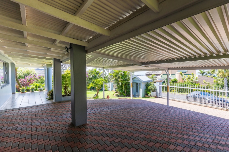 5 Bedroom Property for Sale in Manaba Beach KwaZulu-Natal