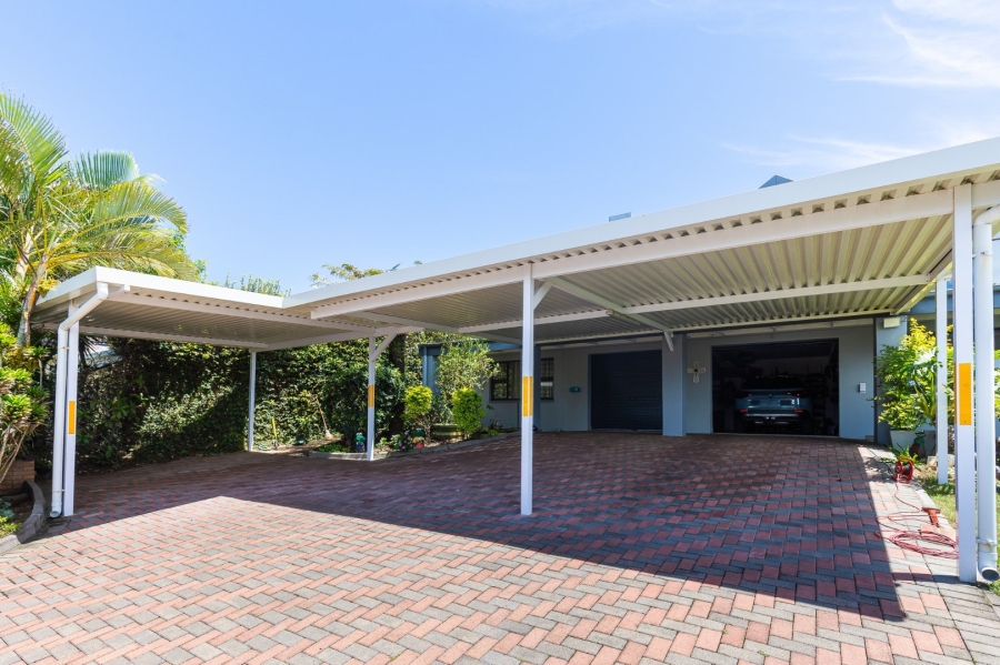 5 Bedroom Property for Sale in Manaba Beach KwaZulu-Natal