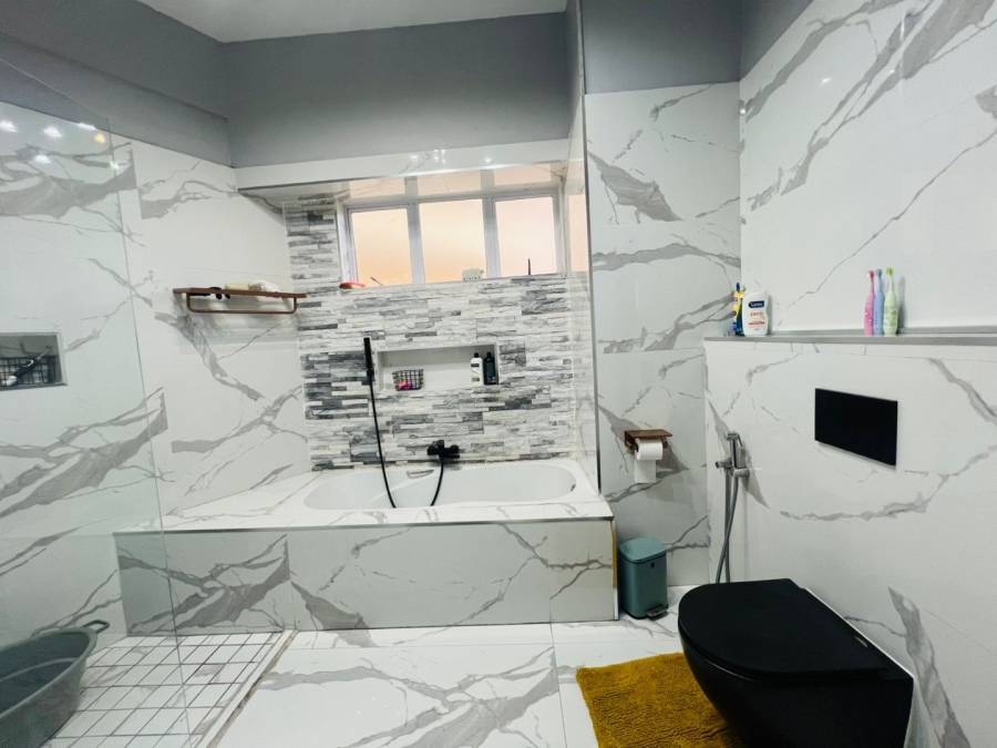 To Let 3 Bedroom Property for Rent in South Beach KwaZulu-Natal