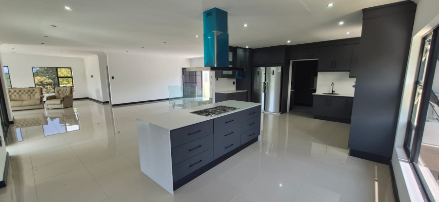 5 Bedroom Property for Sale in Shelly Beach KwaZulu-Natal