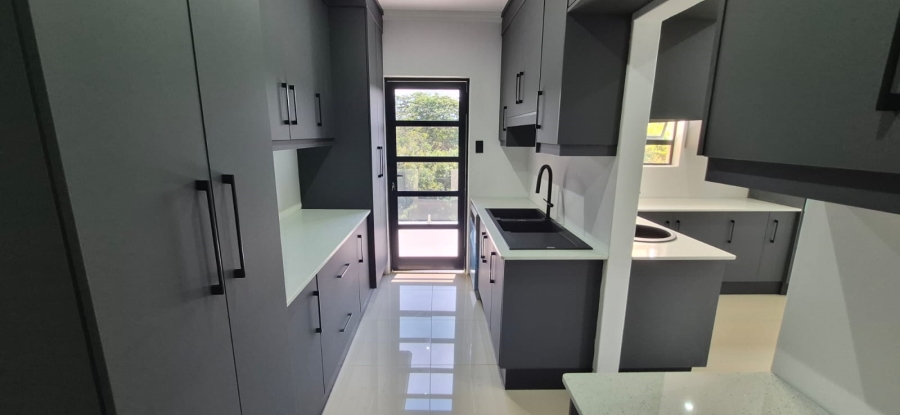 5 Bedroom Property for Sale in Shelly Beach KwaZulu-Natal