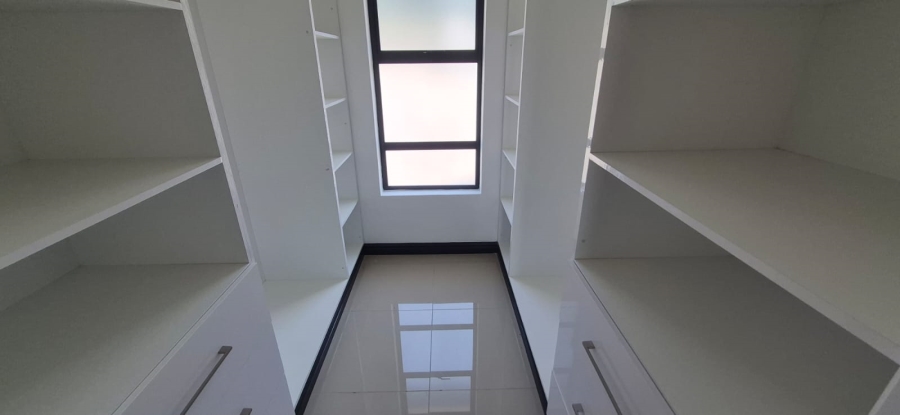 5 Bedroom Property for Sale in Shelly Beach KwaZulu-Natal