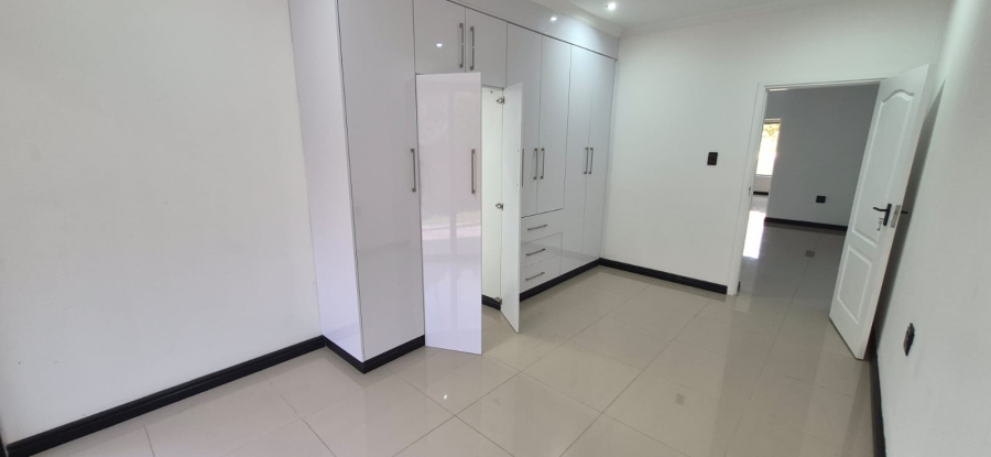 5 Bedroom Property for Sale in Shelly Beach KwaZulu-Natal