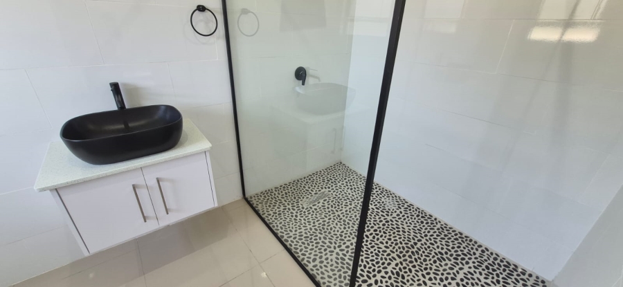 5 Bedroom Property for Sale in Shelly Beach KwaZulu-Natal